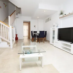 https://chalet-jessica-luxury-holiday-2.in-canary-islands.com
